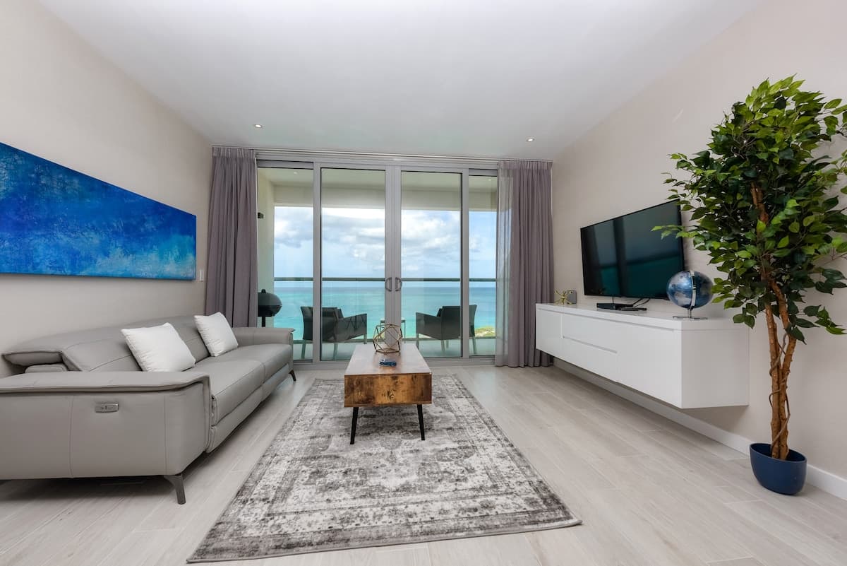 New Listing, Panoramic Ocean View