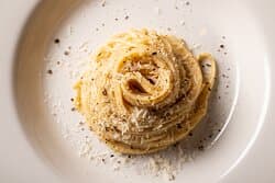 LINGUINI CACIO E PEPE