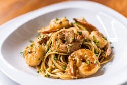 Linguini OZ Shrimp, the best fusion between seafood and pasta 😍🦐.
