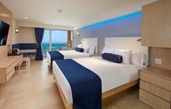 Tamarijn Deluxe Oceanfront Room 2 Queens