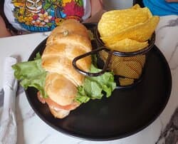 Salmon croissant