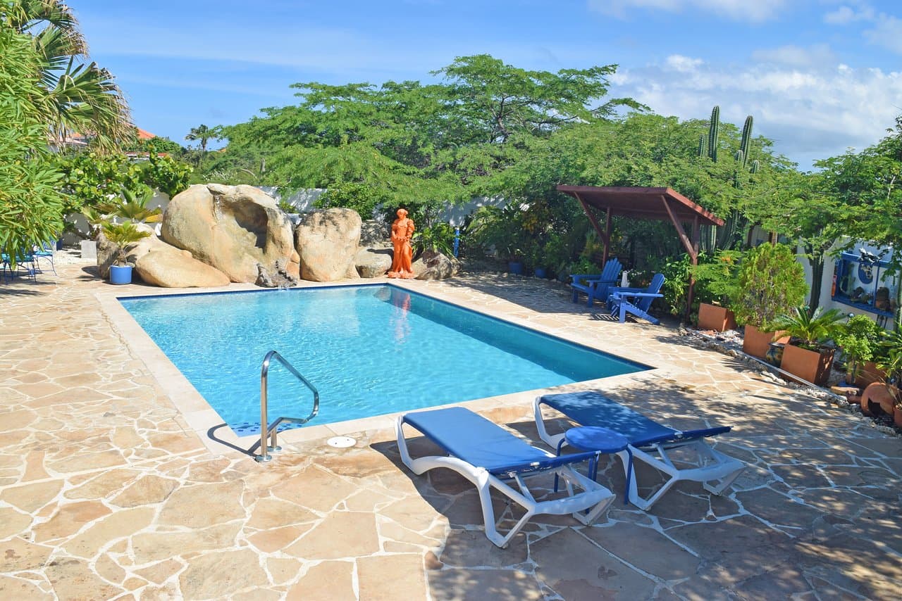 Villa Bougainvillea Pool and Garden