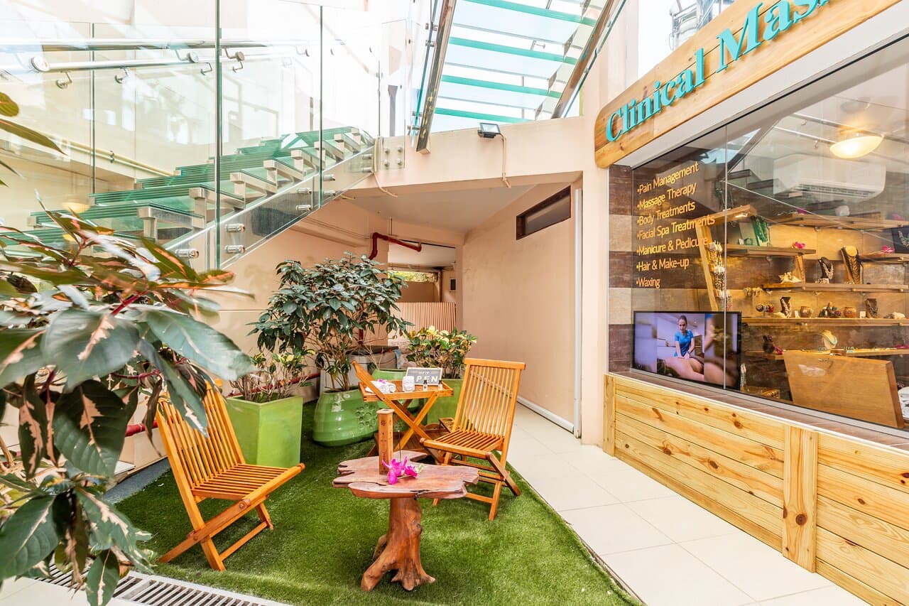 Outdoor waiting area