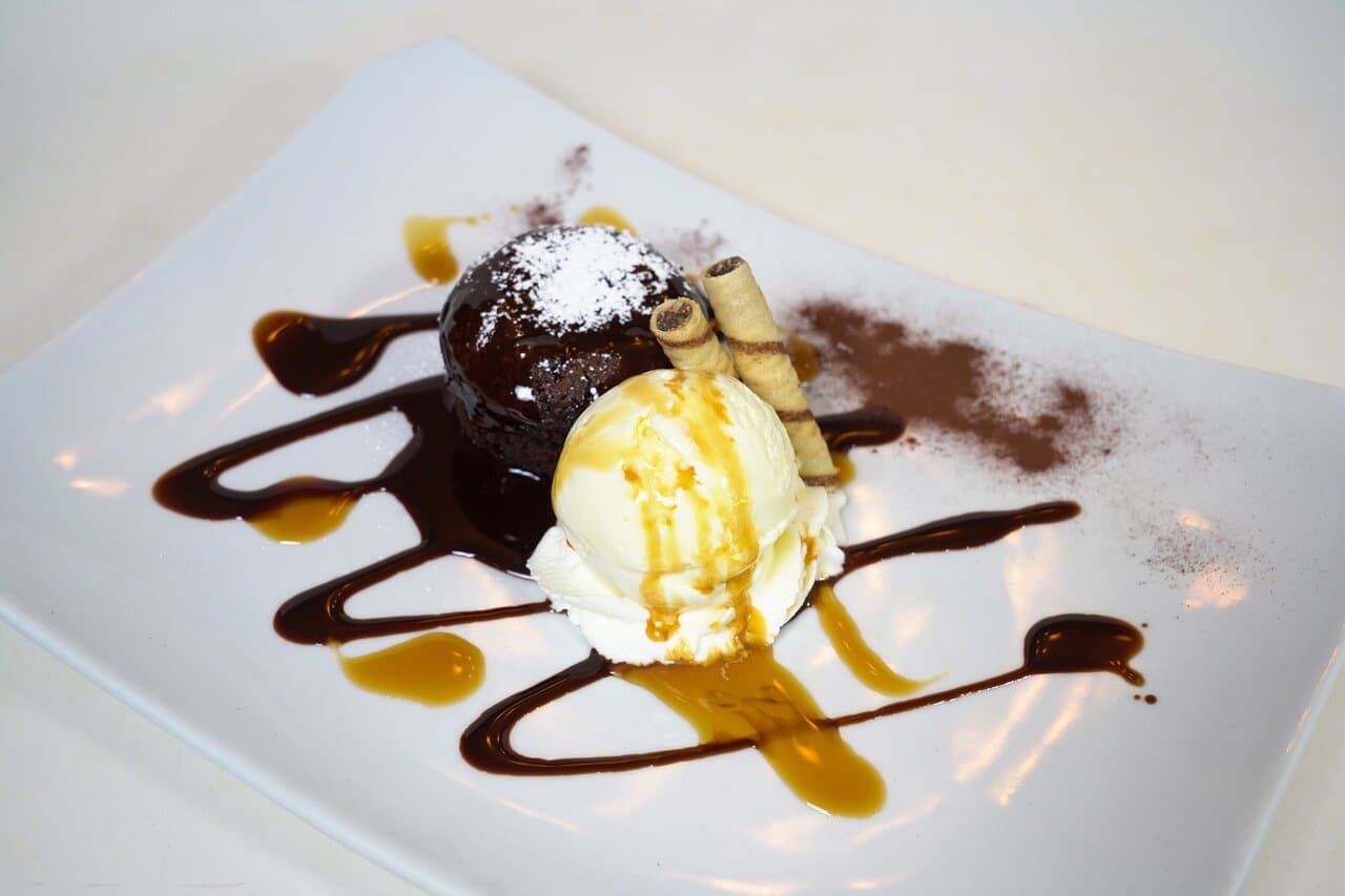 Our dessert´s best seller. Triple chocolate brownie.