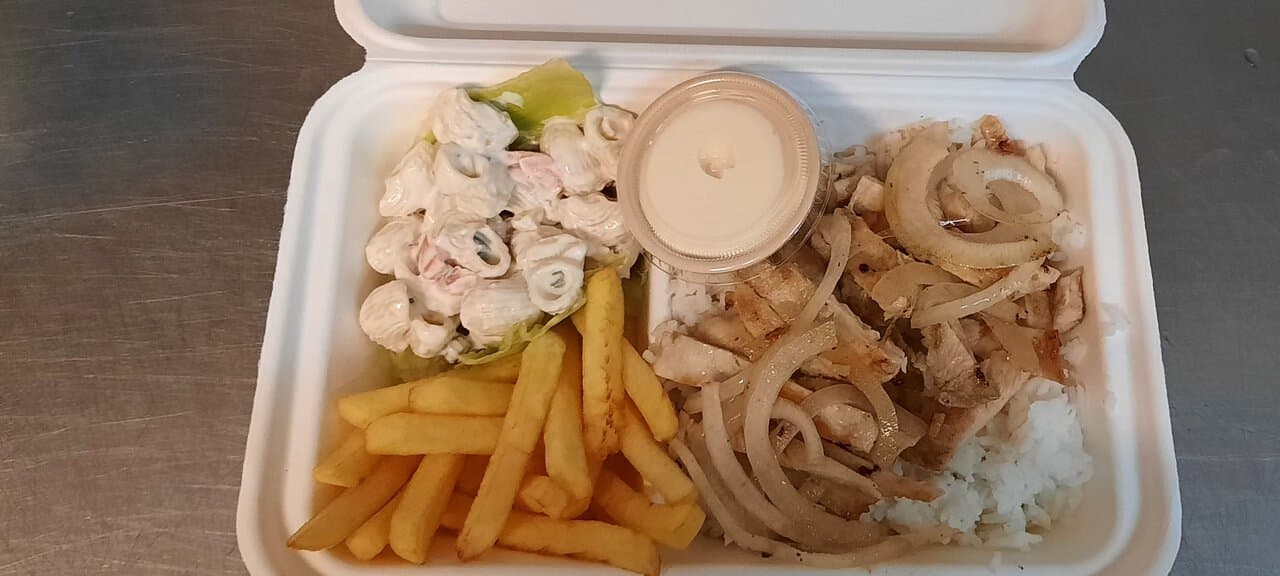 Grilled Chicken breast small, with garlic sauce