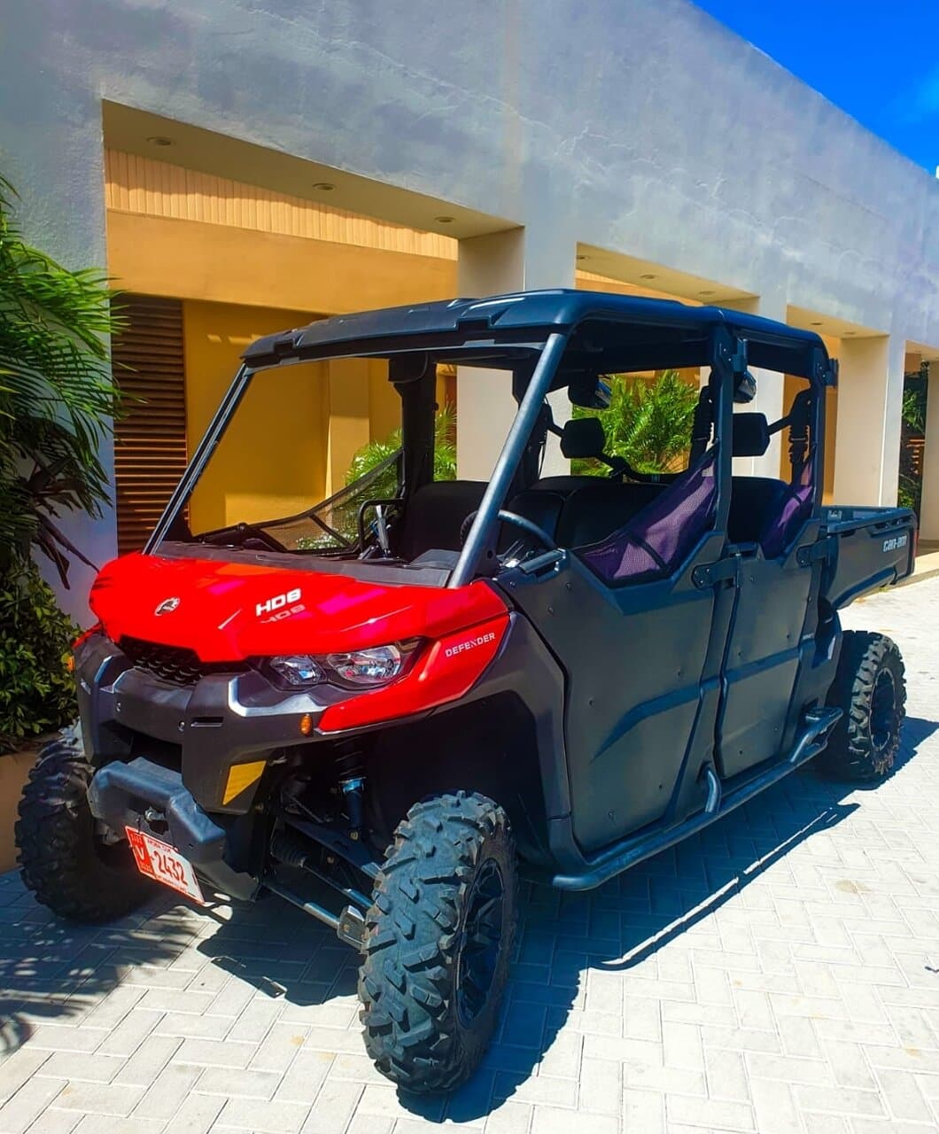 Can am defender seat 6 people