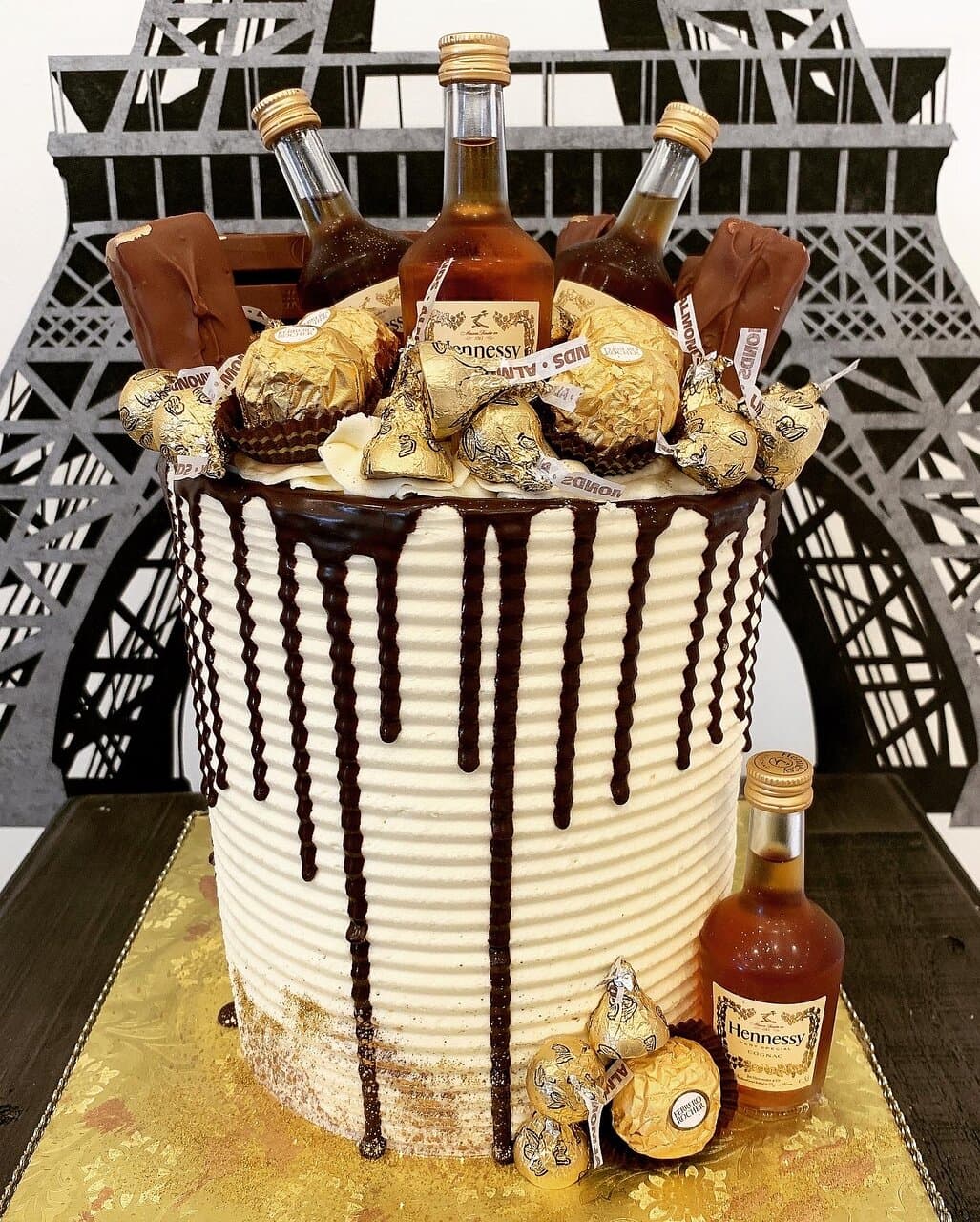 Information and Orders Only Whatsapp Phone: (0297) 7431790 or Email: estrellaspastryaruba@gmail.com. We will reply you as soon as possible. Thank you so much!