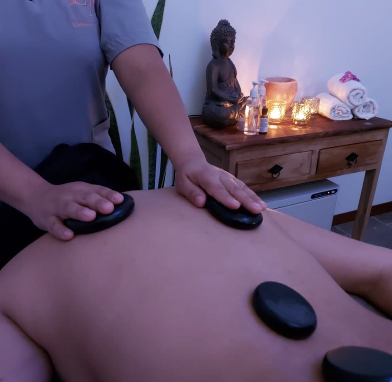Close Up hot Stone Massage