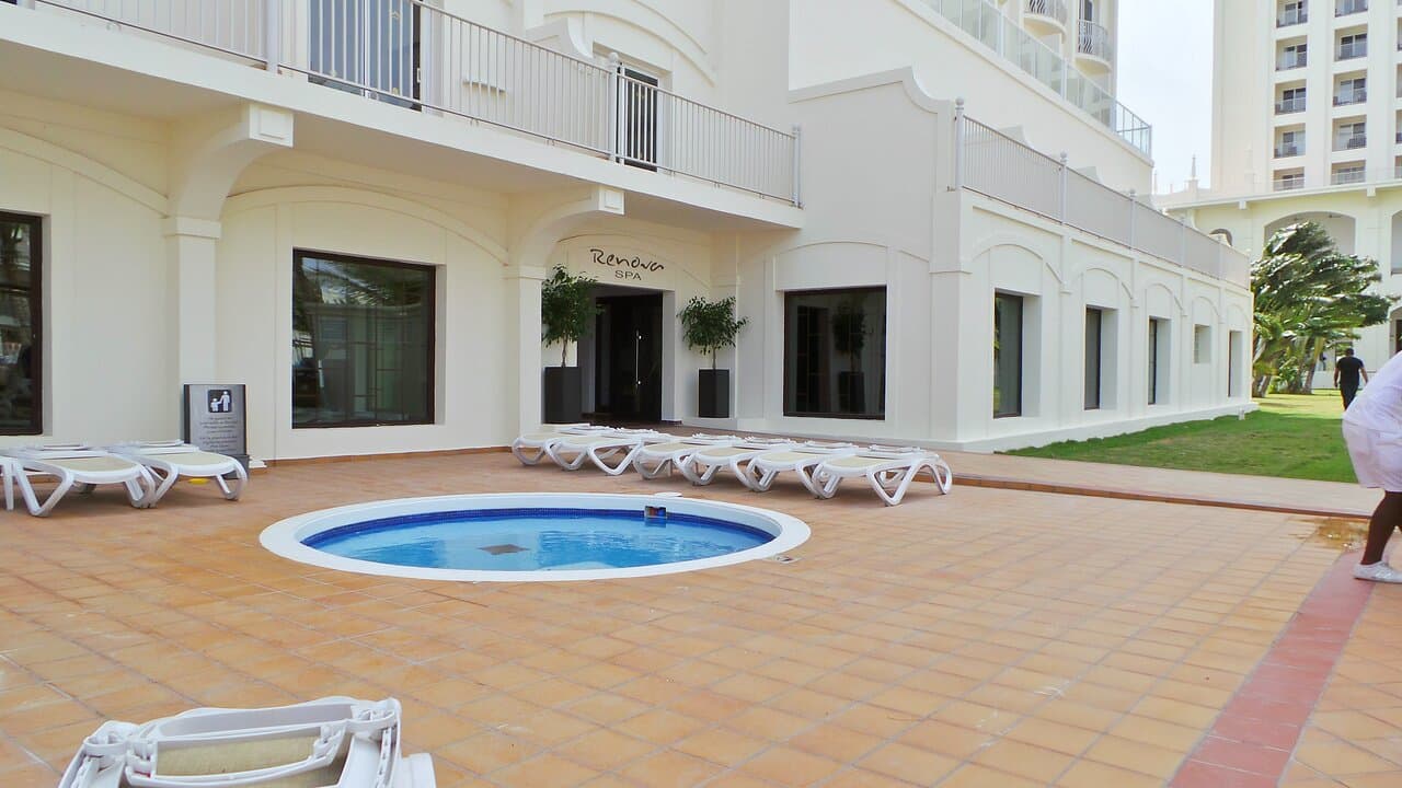 jacuzzi