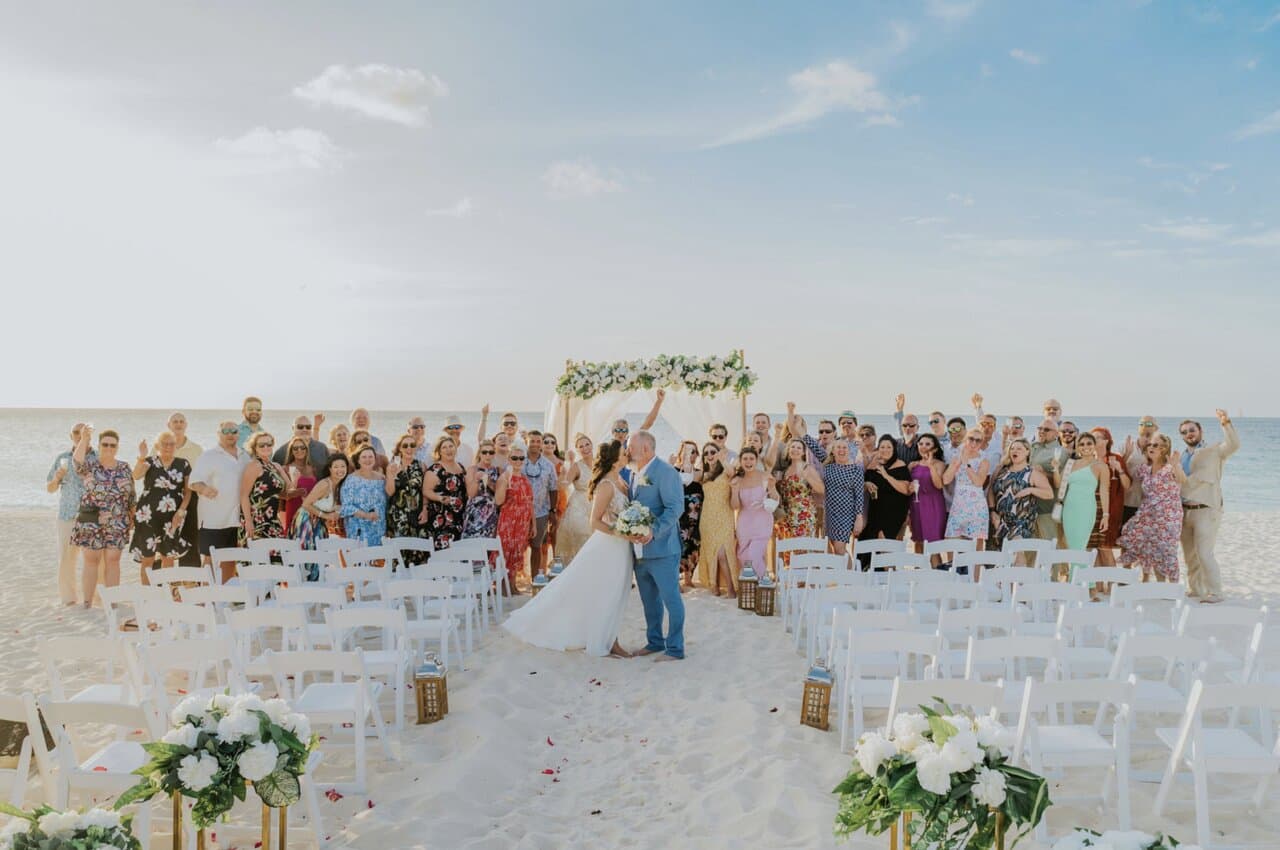 Wedding toast Eagle Beach - Aruba