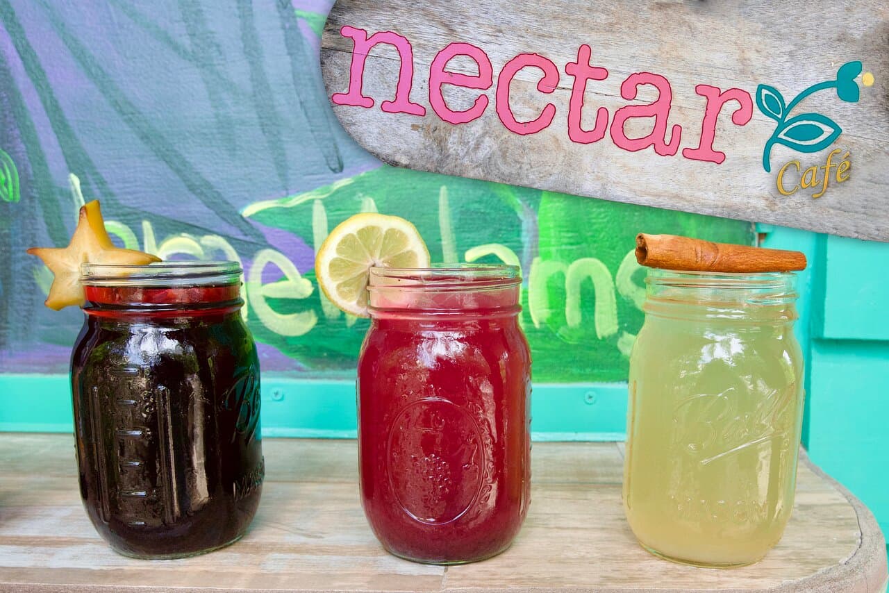 Refresh yourself with a nice lemonade or iced coffee from our Nectar Cafe right next to our entrance!