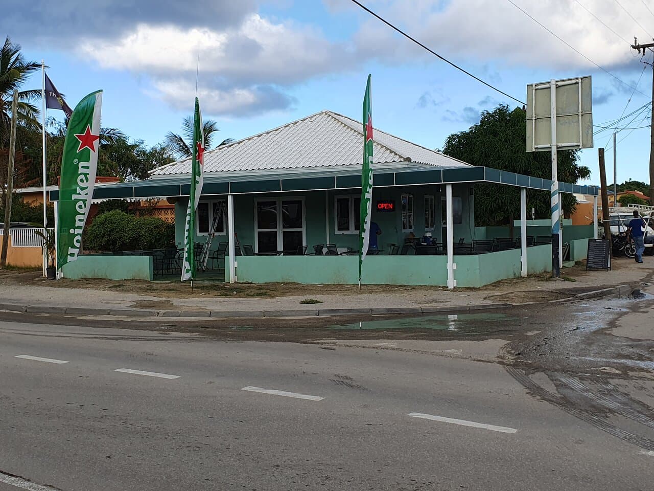 NEW in Noord, Aruba!  Introducing Green Hut Cafe's EXTENDED International Menu & Bar Selection! Something for every taste buds!  Dine-in or take-out: Tue-Sun, 11 am - 11 PM Bar Lounge hours: Mon-Thu till 1 AM, Fri-Sat till 3 AM  Kitchen open till 2:30 AM on weekends   Perfect spot for birthdays, gatherings, meetings or unwinding after work! Call us at 5921159 / 2975861605 or follow our Facebook page for entertainment updates!