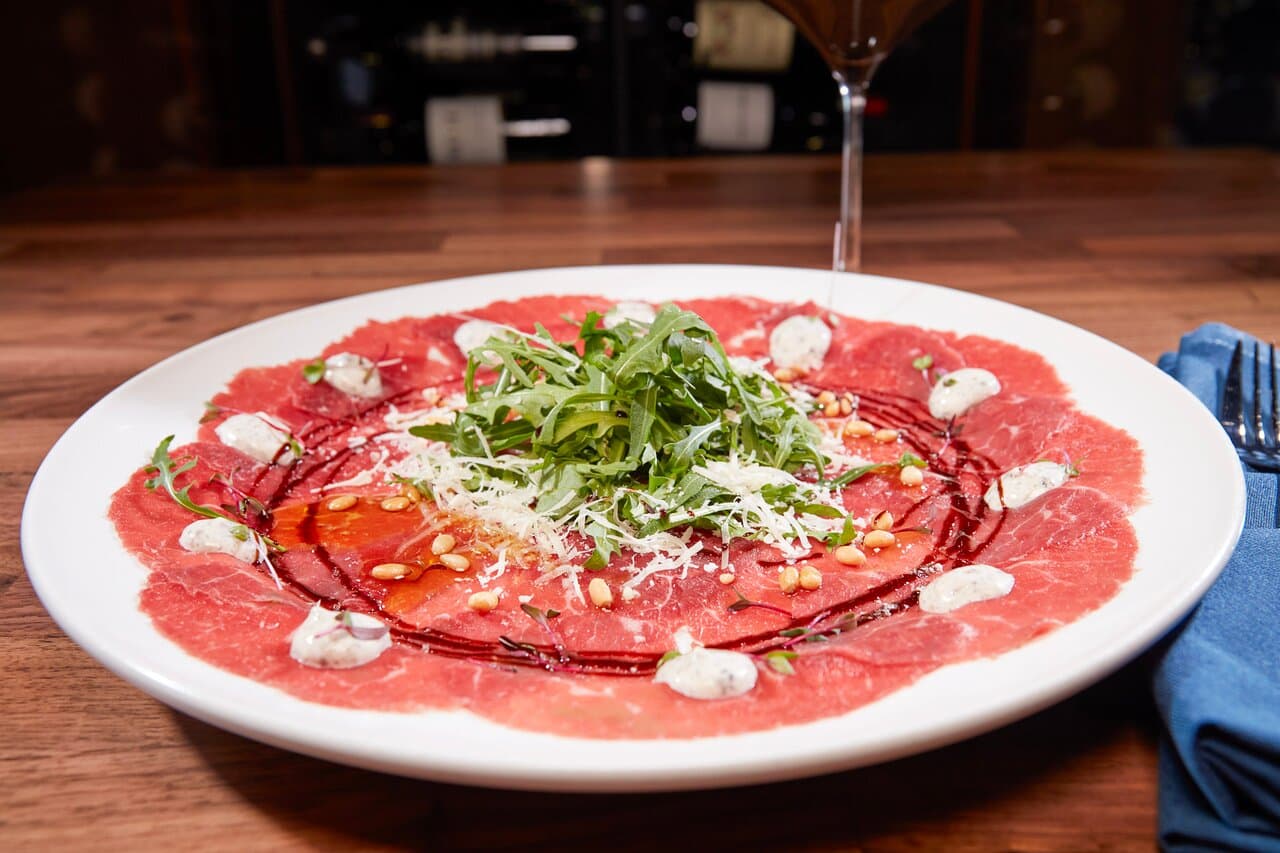 Discover the heart of Italy at Windows on Aruba! Indulge in our comforting new Cucina Italiana menu while enjoying breathtaking panoramic views of lush golf greens and beautiful Druif Beach.