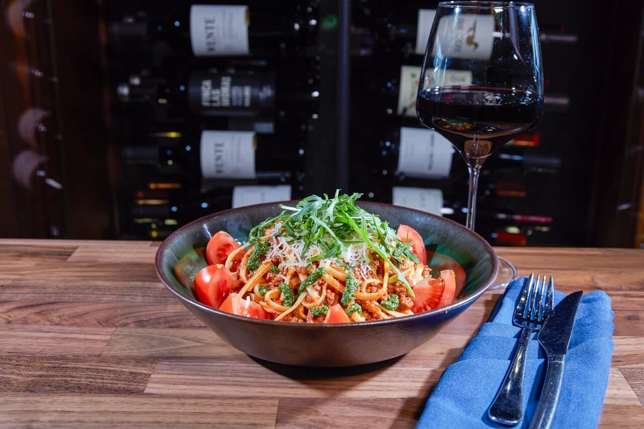Discover the heart of Italy at Windows on Aruba! Indulge in our comforting new Cucina Italiana menu while enjoying breathtaking panoramic views of lush golf greens and beautiful Druif Beach.