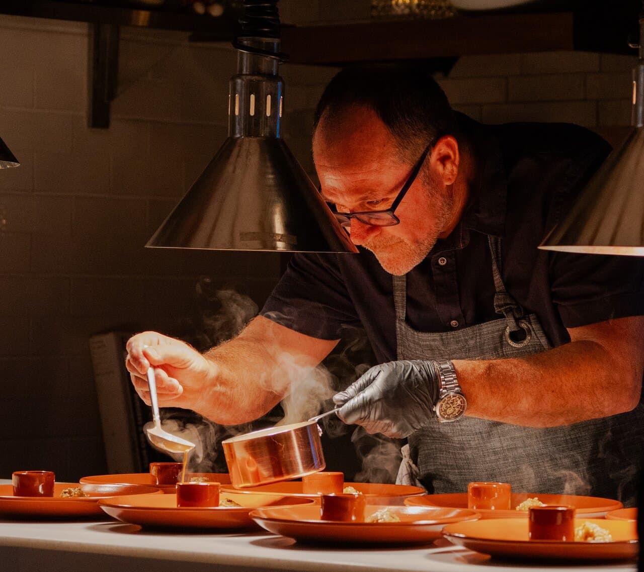We believe food connects people — and that’s exactly what happens here. At The Journey Chef’s Table Aruba, every guest becomes part of the story. You’ll see Chef Patrick cook, explain, and share the inspiration behind each of the 5½ courses. Between courses, conversations flow easily, photos are taken, and strangers often leave as friends. It’s an evening meant to be shared — one plate, one story, one memory at a time.
