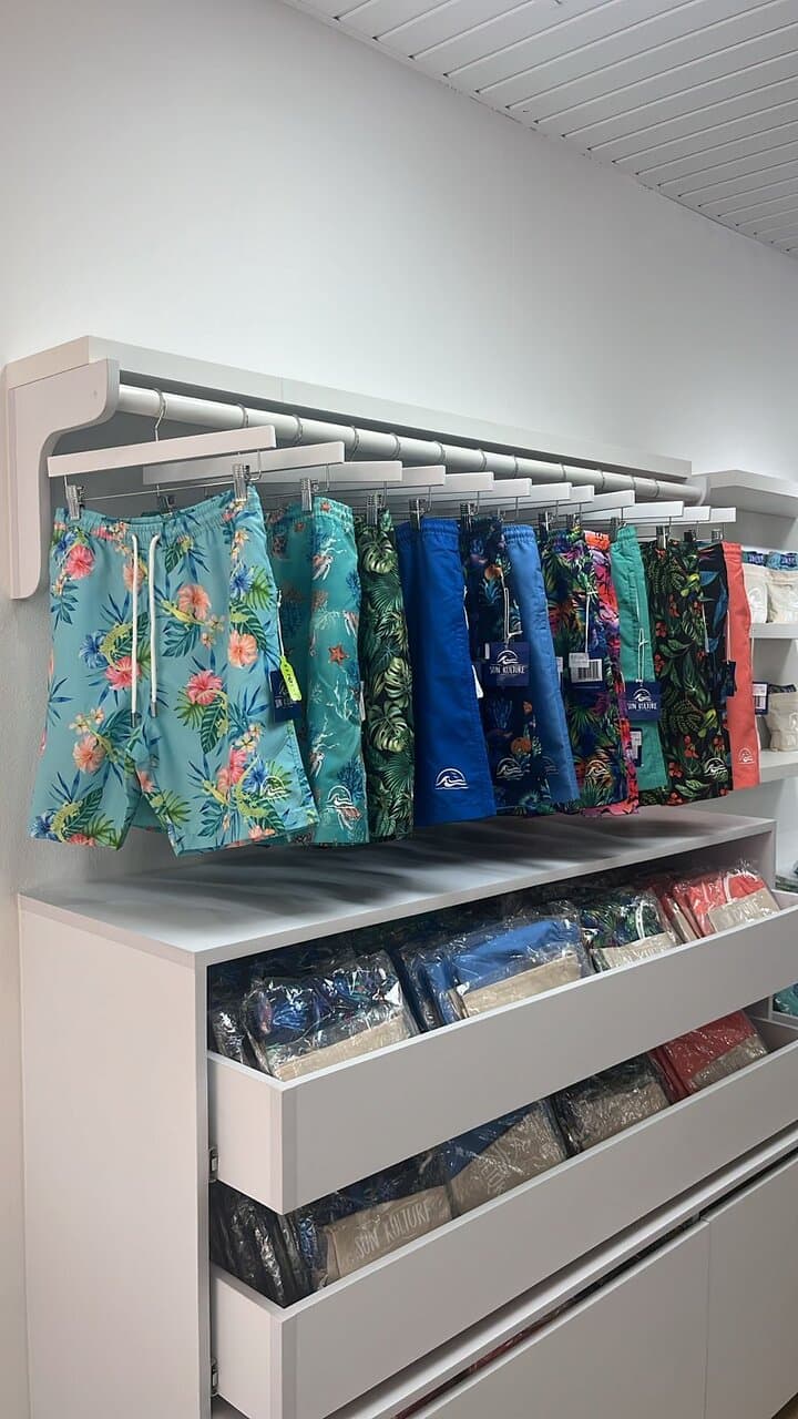Sun Kulture shorts are designed for life under the Caribbean sun. Each pair features bold, island-inspired prints that capture the colors, wildlife, and energy of Aruba. Lightweight, comfortable, and made for movement, they transition effortlessly from beach days to evening scenes. From vibrant tropical patterns to iconic local inspirations, Sun Kulture prints celebrate island culture with style, making every pair a statement of sun, freedom, and laid-back style. #LiveSunKulture
