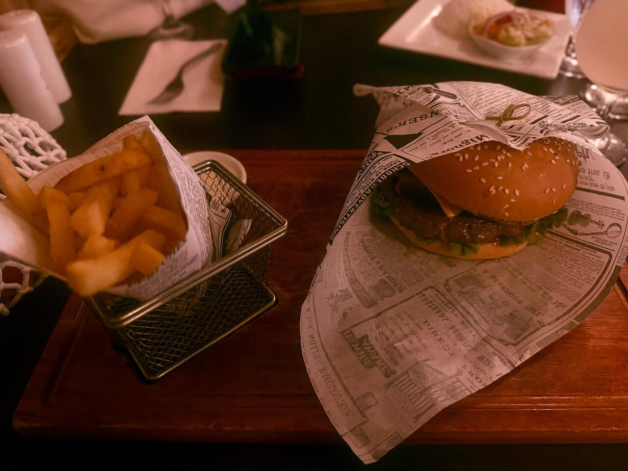 The Steak burger was to die for, very juicy and loaded with pineapple, steak, bacons, cheese, tomatoes and lettuce. We went back and ordered two.