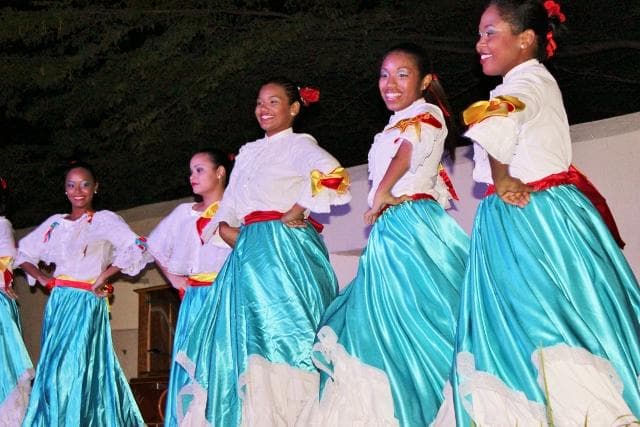 Aruban dancers