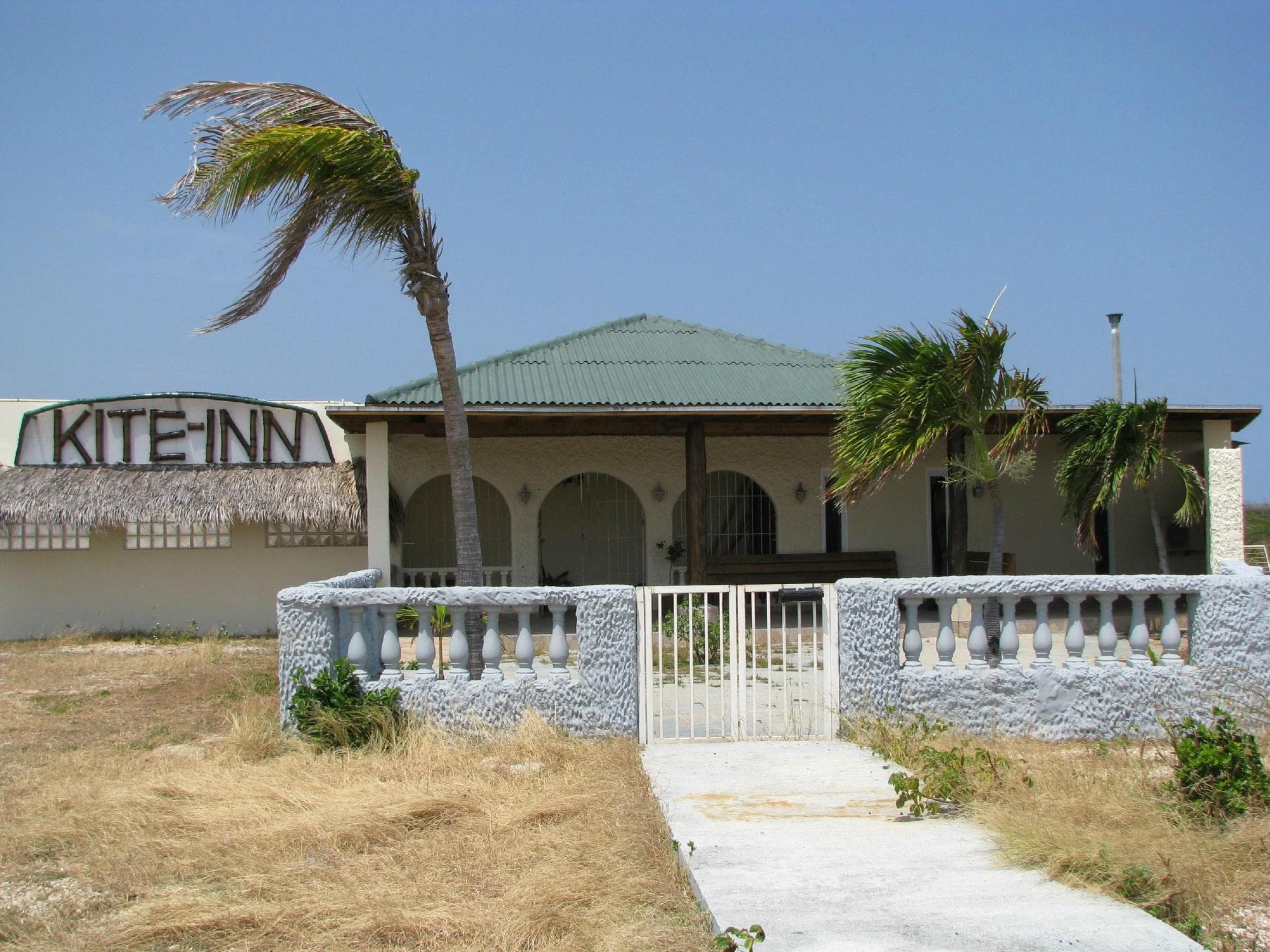 Front View Kite-Inn Aruba