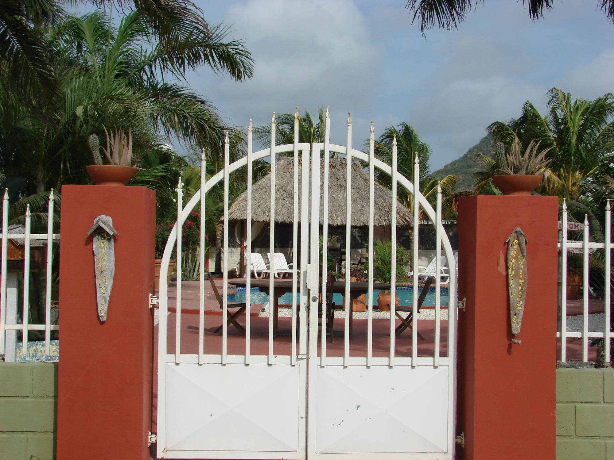 Gate