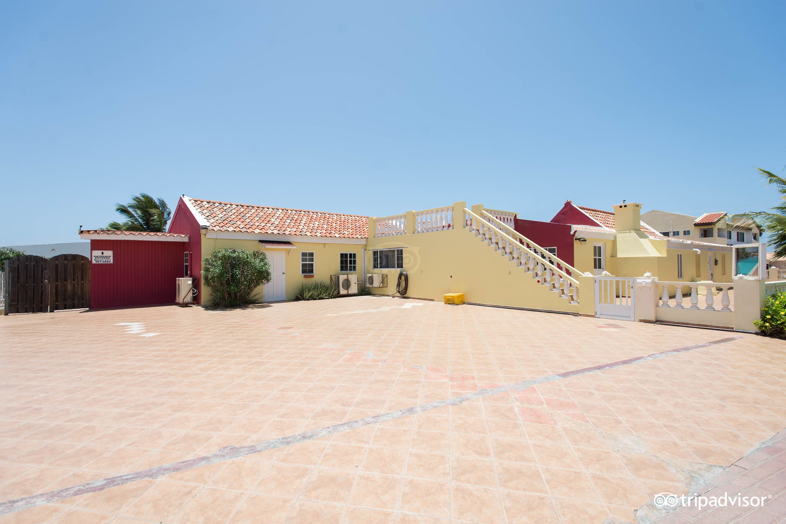 Entrance at the Aruba Cunucu Residence
