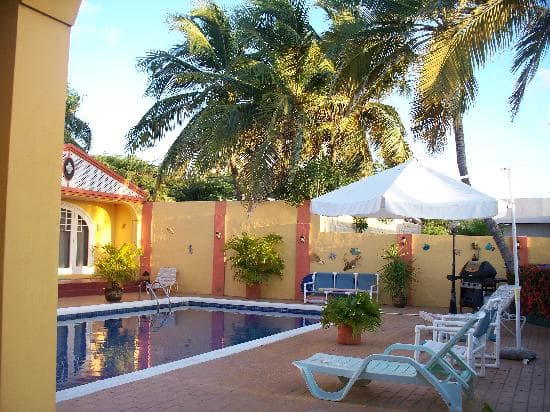 Beautiful outdoor area, Great pool!