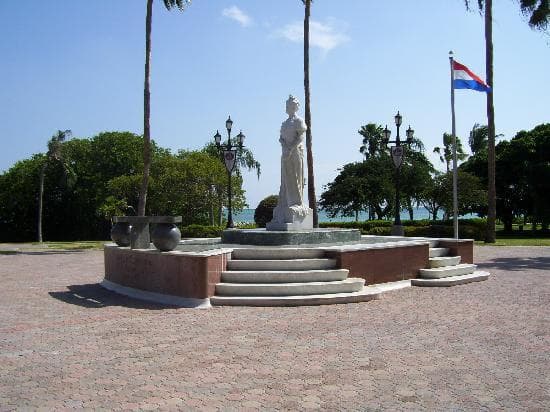 Estatua de la Reina