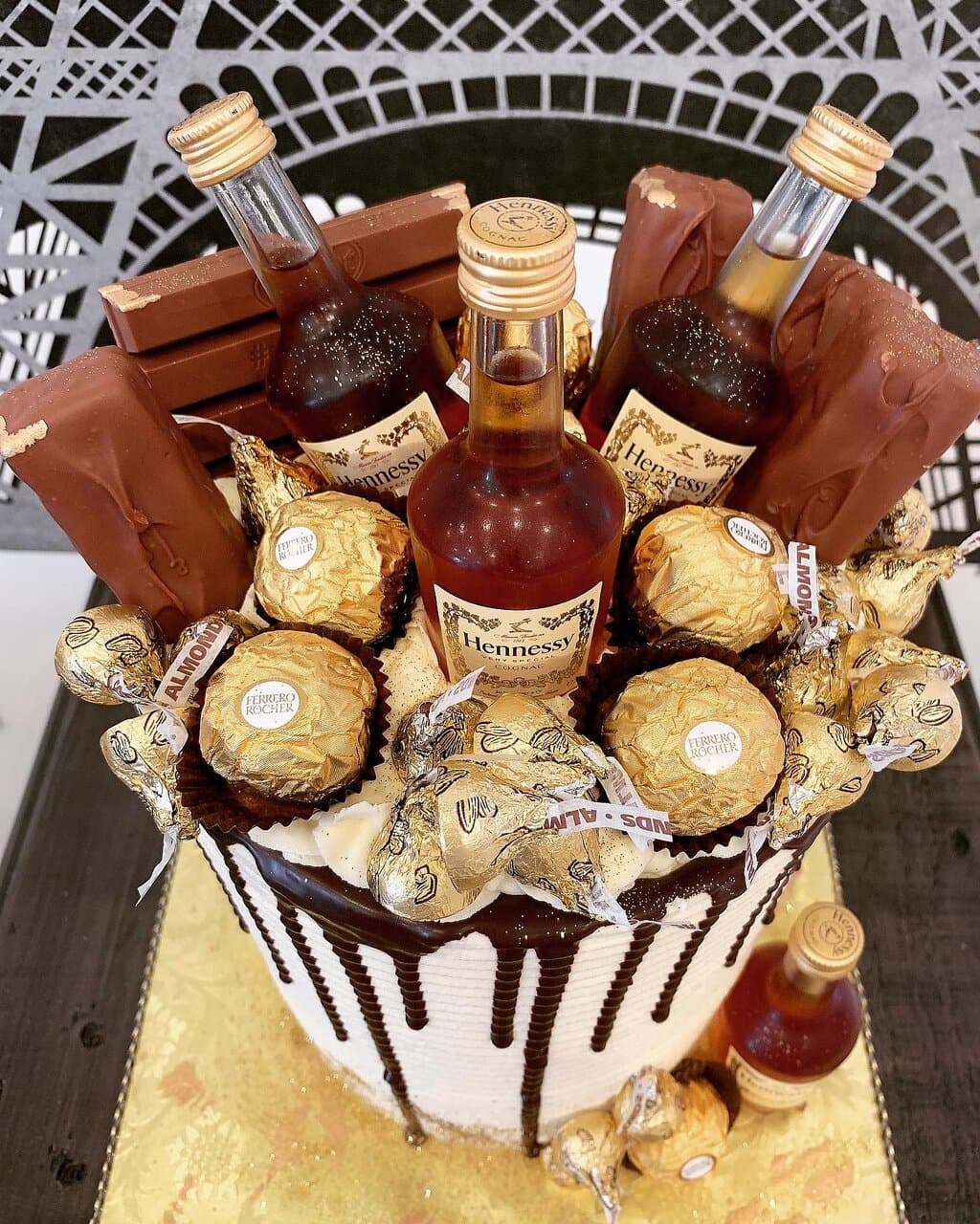 Information and Orders Only Whatsapp Phone: (0297) 7431790 or Email: estrellaspastryaruba@gmail.com. We will reply you as soon as possible. Thank you so much!