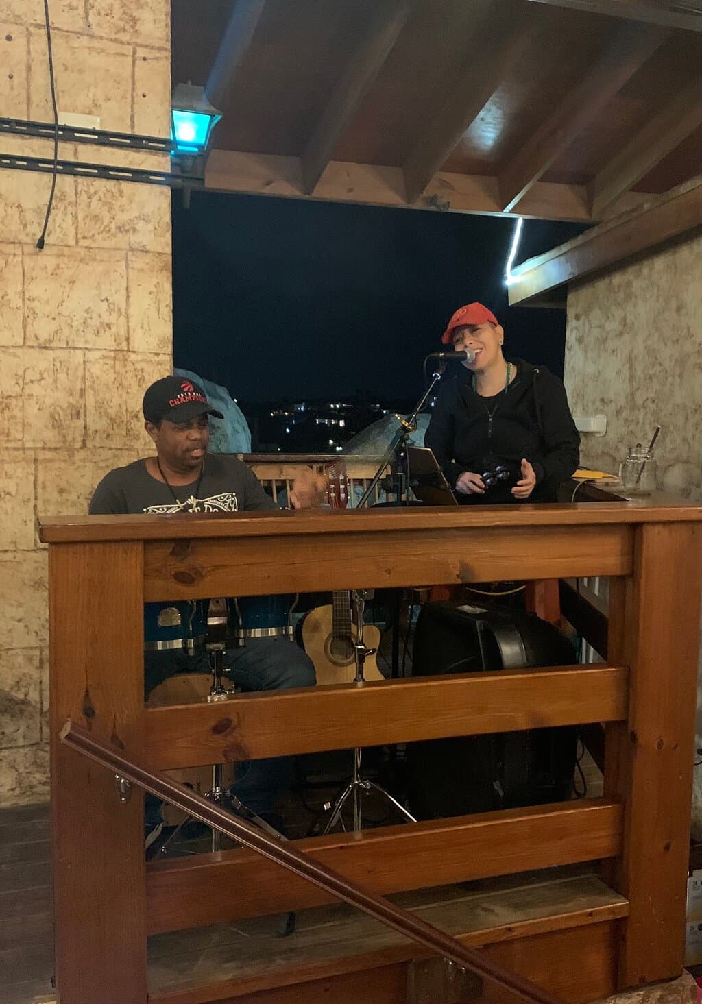 The Best duo on the Island Lester & MariSela live.
