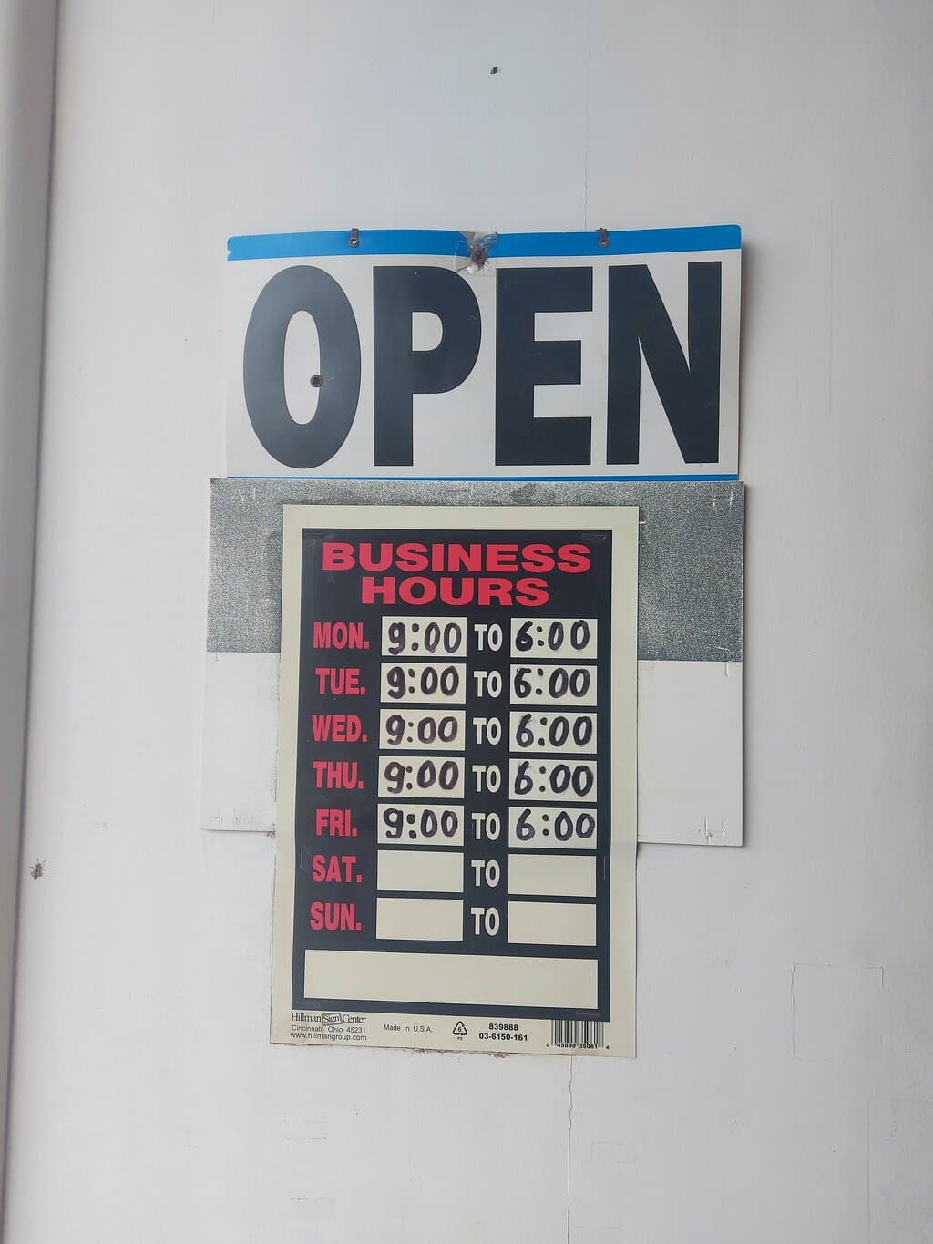 We have adapted the opening hours. 
Monday to Friday from 9:00am to 6:00pm 
The entrance to the Museum Faces the " CAYA DICK COOPER" street name sign. 

Parking is possible at the Church, Police Station nearby and also right next to the entrance of the Museum. Parking at the bus station is also possible. 

We hope to see you soon.