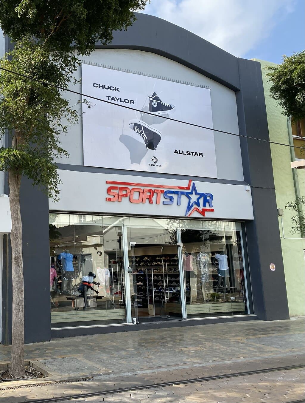 SPORTSTAR Aruba located in the MainStreet in front of Aruba Bank