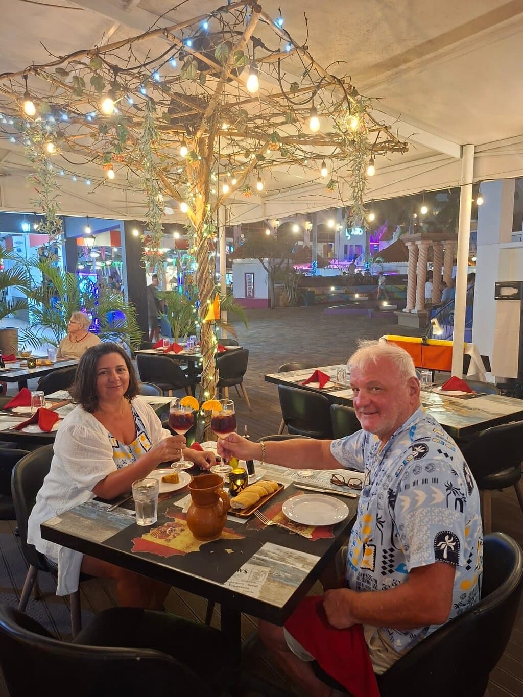 PAELLA Exquisita, Lugar Cálido, atención Excelente.