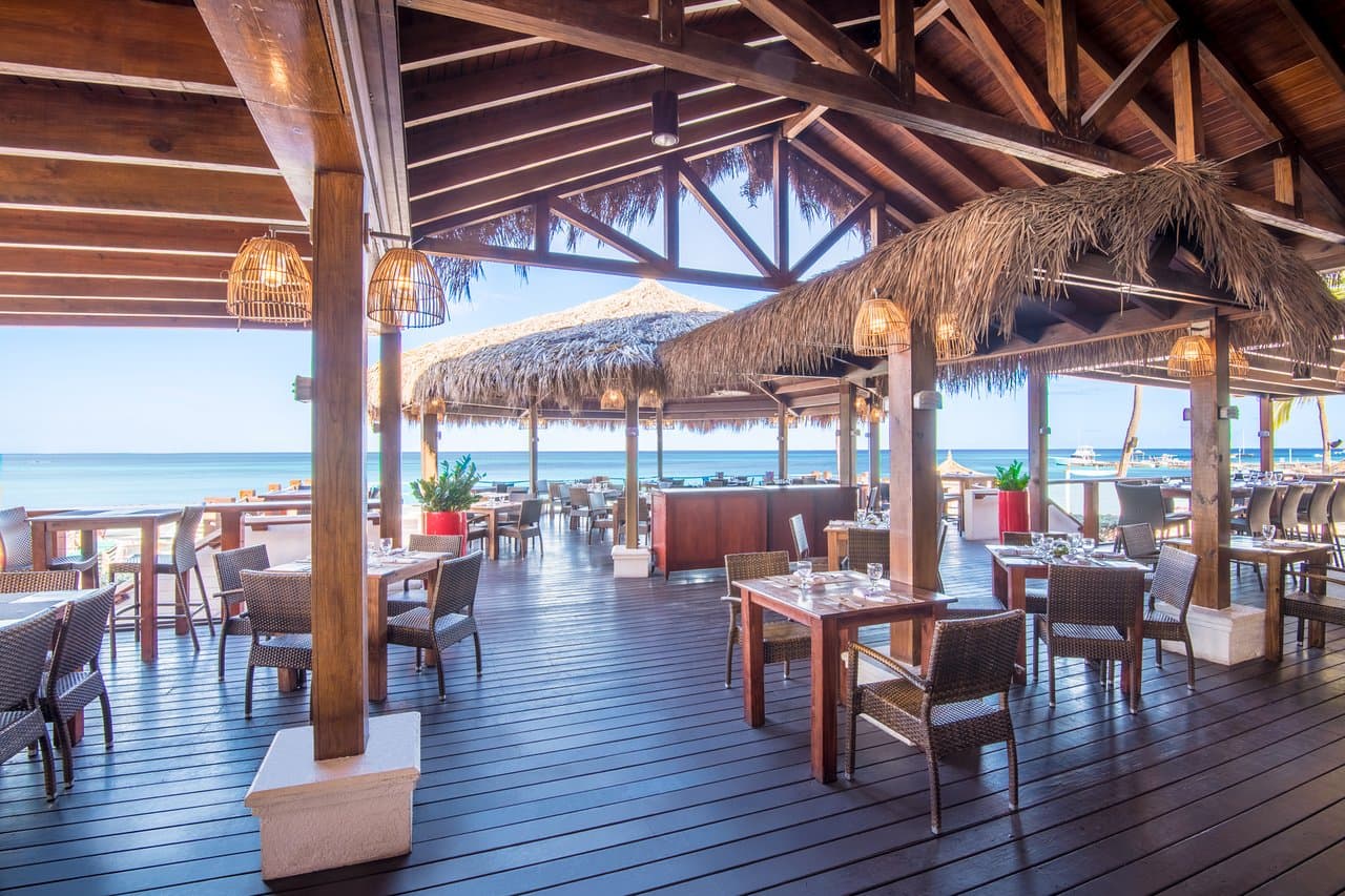Sea Breeze Restaurant & Bar