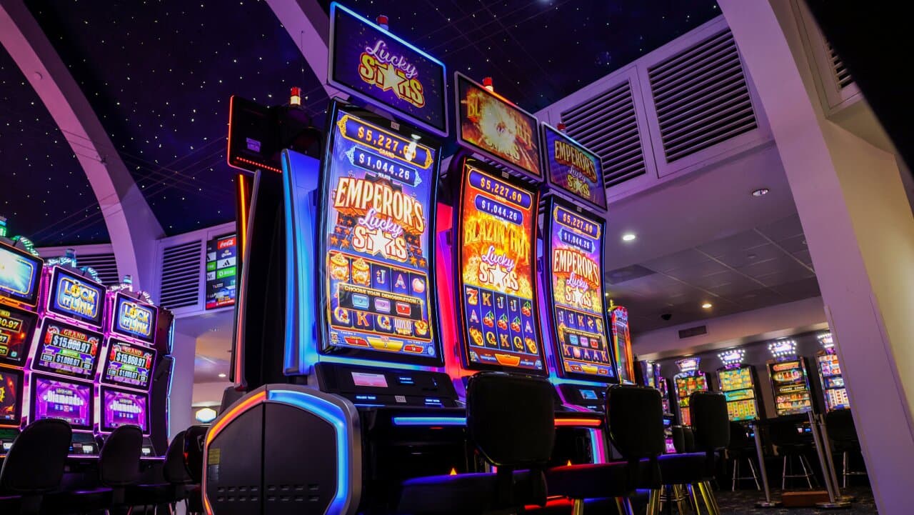Try your luck, under a starlit sky at our Las Vegas style Casino
Check out our wide variety of slot machines, video poker, sport book and play the classics, live games such as Blackjack and Roulette
Our casino also features Aruba‘s hottest live poker action, with daily offerings such as Hold ‘em and Omaha
Poker room open from 7pm to 3am
Monday to Sunday 11am to 3am for slots, tables open at 3pm
Website tcaruba.com, telephone +297 526 6930