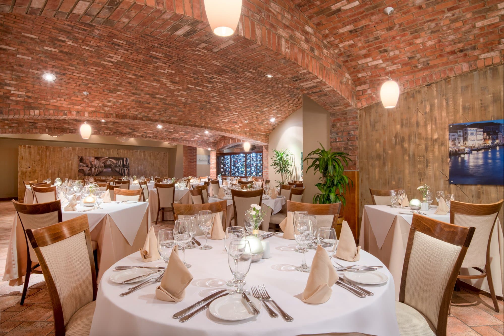Da Vinci Ristorante a warm-rustic atmosphere